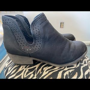 Black bootie size 9.5